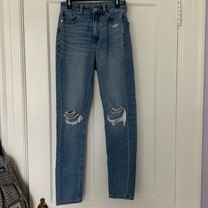 American Eagle Straight Leg Jeans. Size 000.